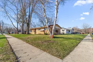 603 Meadowbrook Dr, West Bend, WI 53090 - Photo 6