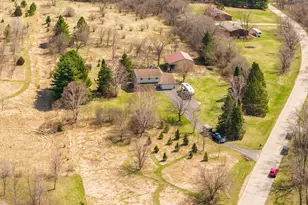 S107W36898 Annice Ln, Eagle, WI 53119 - Photo 6