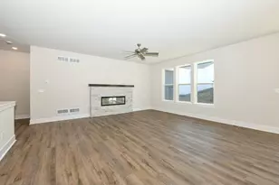 8302 85th Ave, Pleasant Prairie, WI 53158 - Photo 6