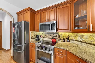 8623 S Country Club Dr, Franklin, WI 53132 - Photo 8