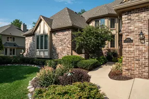 8623 S Country Club Dr, Franklin, WI 53132 - Photo 40