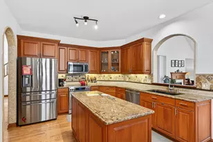 8623 S Country Club Dr, Franklin, WI 53132 - Photo 10