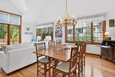 8623 S Country Club Dr, Franklin, WI 53132 - Photo 6