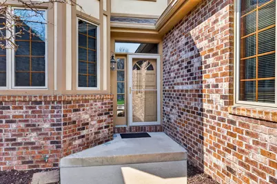 8623 S Country Club Dr, Franklin, WI 53132 - Photo 2