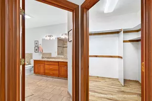 8623 S Country Club Dr, Franklin, WI 53132 - Photo 16