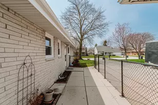 4386 S Honey Creek Dr, Greenfield, WI 53220 - Photo 34