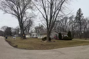 562 Gatewood Dr, Twin Lakes, WI 53181 - Photo 2