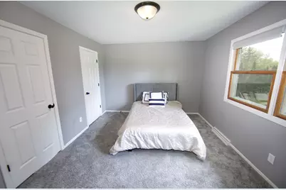 10234 N La Cresta Dr, Mequon, WI 53092 - Photo 16