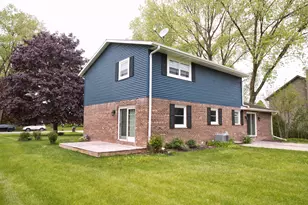 10234 N La Cresta Dr, Mequon, WI 53092 - Photo 22