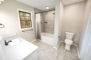 10234 N La Cresta Dr, Mequon, WI 53092 - Photo 14