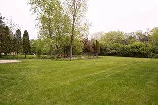 10234 N La Cresta Dr, Mequon, WI 53092 - Photo 24