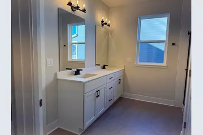 528  Kiddle Ln, Racine, WI 53182 - Photo 12