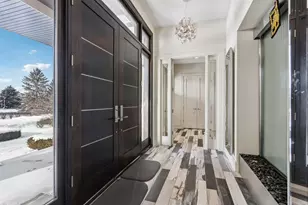 14 White Tail Ln, Oconomowoc Lake, WI 53066 - Photo 4