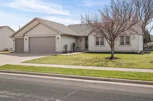 308 Grant St, Holmen, WI 54636 - Photo 2