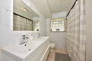 10723 W Rohr Ave, Milwaukee, WI 53225 - Photo 14