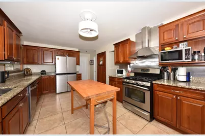 10723 W Rohr Ave, Milwaukee, WI 53225 - Photo 10