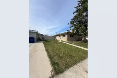 1854  Jupiter Ave, Racine, WI 53404 - Photo 4