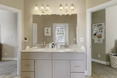 W47N863  Bobolink Ave, Cedarburg, WI 53012 - Photo 18