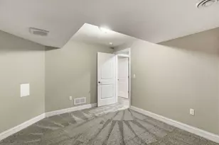 W47N863 Bobolink Ave, Cedarburg, WI 53012 - Photo 30