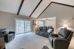 2324 W Cumberland Ct, Mequon, WI 53092 - Photo 4