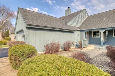 2324 W Cumberland Ct, Mequon, WI 53092 - Photo 1