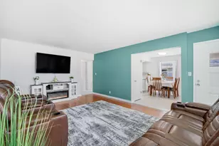 4570 N 101st St, Wauwatosa, WI 53225 - Photo 4