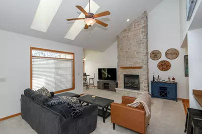 W397N5883  Autumn Woods Dr, Oconomowoc, WI 53066 - Photo 4