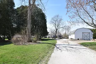 6807 S Pennsylvania Ave, Oak Creek, WI 53154 - Photo 20