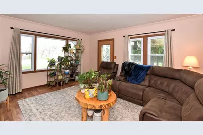 6807 S Pennsylvania Ave, Oak Creek, WI 53154 - Photo 8
