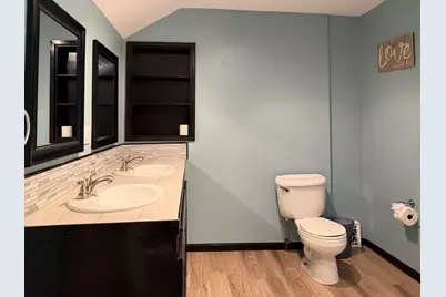 1000  Hayes Ave, Racine, WI 53405 - Photo 10