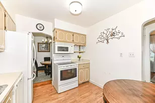 3873 S 56th St, Greenfield, WI 53220 - Photo 16