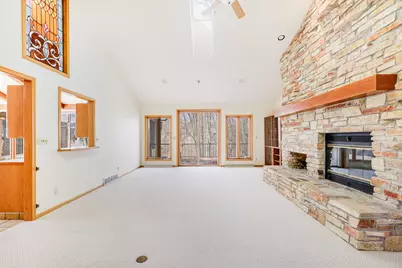 2128  Hunters Ridge Ct, Manitowoc, WI 54220 - Photo 10