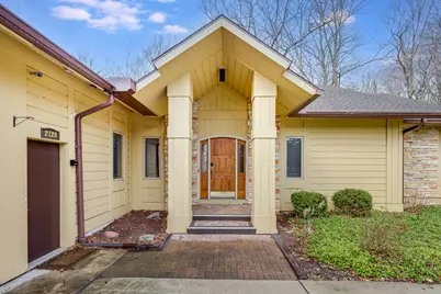 2128  Hunters Ridge Ct, Manitowoc, WI 54220 - Photo 4