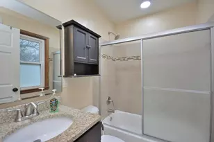 8104 W Center St, Milwaukee, WI 53222 - Photo 14