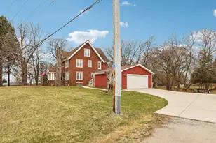 8051 N Granville Rd, Milwaukee, WI 53224 - Photo 74