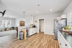 8051 N Granville Rd, Milwaukee, WI 53224 - Photo 14