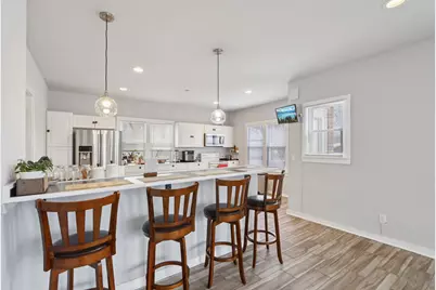 8051 N Granville Rd, Milwaukee, WI 53224 - Photo 12