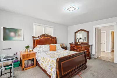 8051 N Granville Rd, Milwaukee, WI 53224 - Photo 38