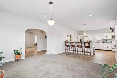 8051 N Granville Rd, Milwaukee, WI 53224 - Photo 10