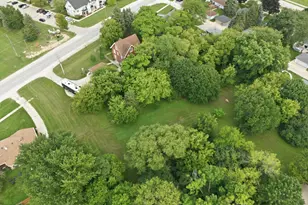 8051 N Granville Rd, Milwaukee, WI 53224 - Photo 82