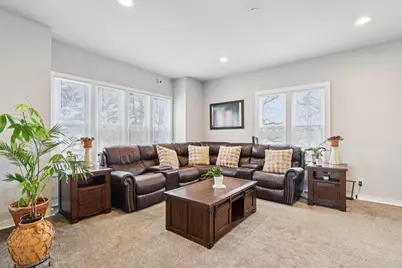 8051 N Granville Rd, Milwaukee, WI 53224 - Photo 20