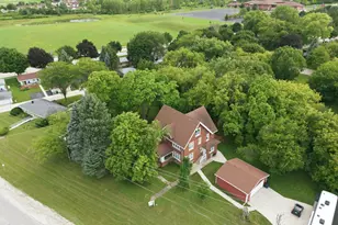 8051 N Granville Rd, Milwaukee, WI 53224 - Photo 78