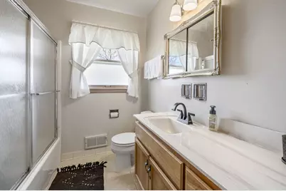 1300 S 95th St, West Allis, WI 53214 - Photo 10