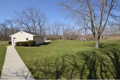 10063 S Chicago Rd, Oak Creek, WI 53154 - Photo 14