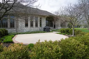 1512 W County Line Rd, Mequon, WI 53092 - Photo 4