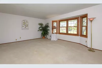 770  Linden Ln, Brookfield, WI 53045 - Photo 10