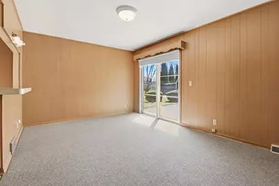 4600 S 121st St, Greenfield, WI 53228 - Photo 8