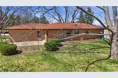 4600 S 121st St, Greenfield, WI 53228 - Photo 24