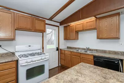 7501 E Wind Lake Rd, Racine, WI 53185 - Photo 12