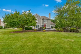 W291N3363 Summerhill Rd, Delafield, WI 53072 - Photo 2